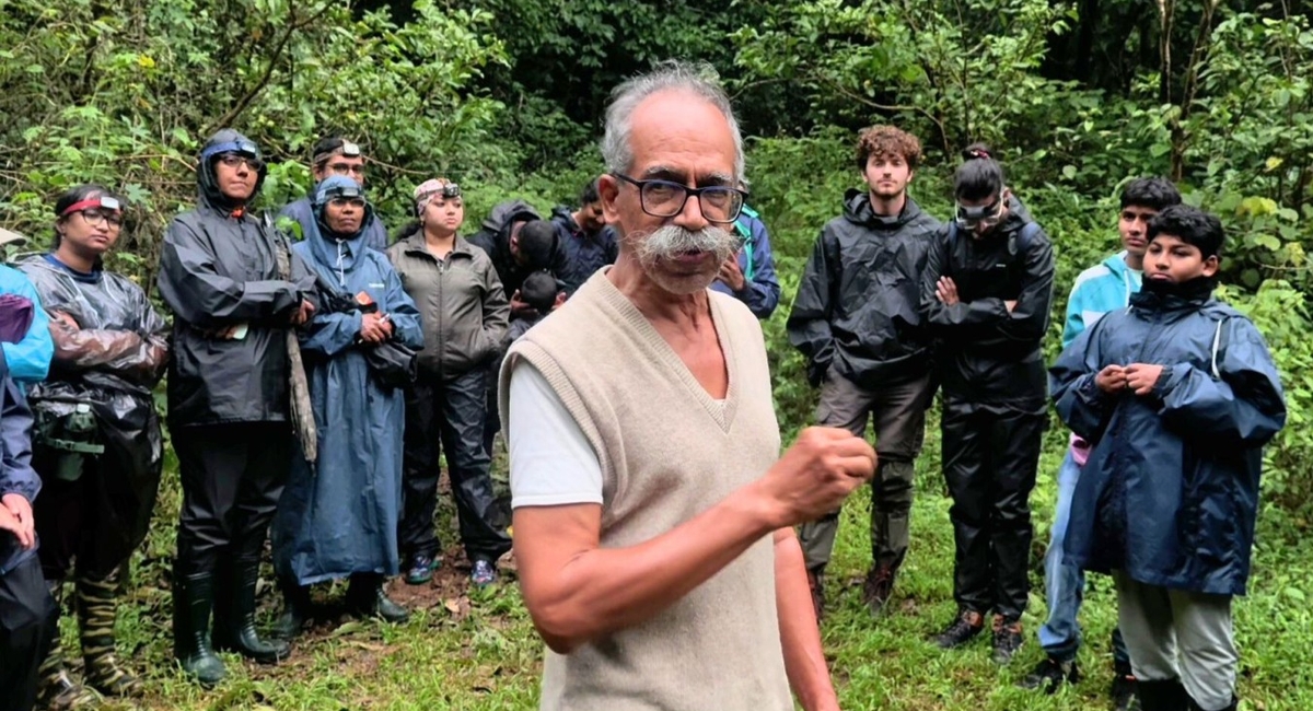 Ashokavardhana at Ashokavana with the participants